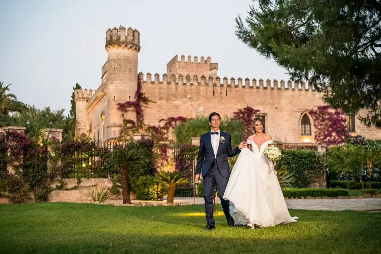 servizio fotografico presso "Castello Monaci" esclusiva location per matrimoni in Puglia. Matrimonio serale