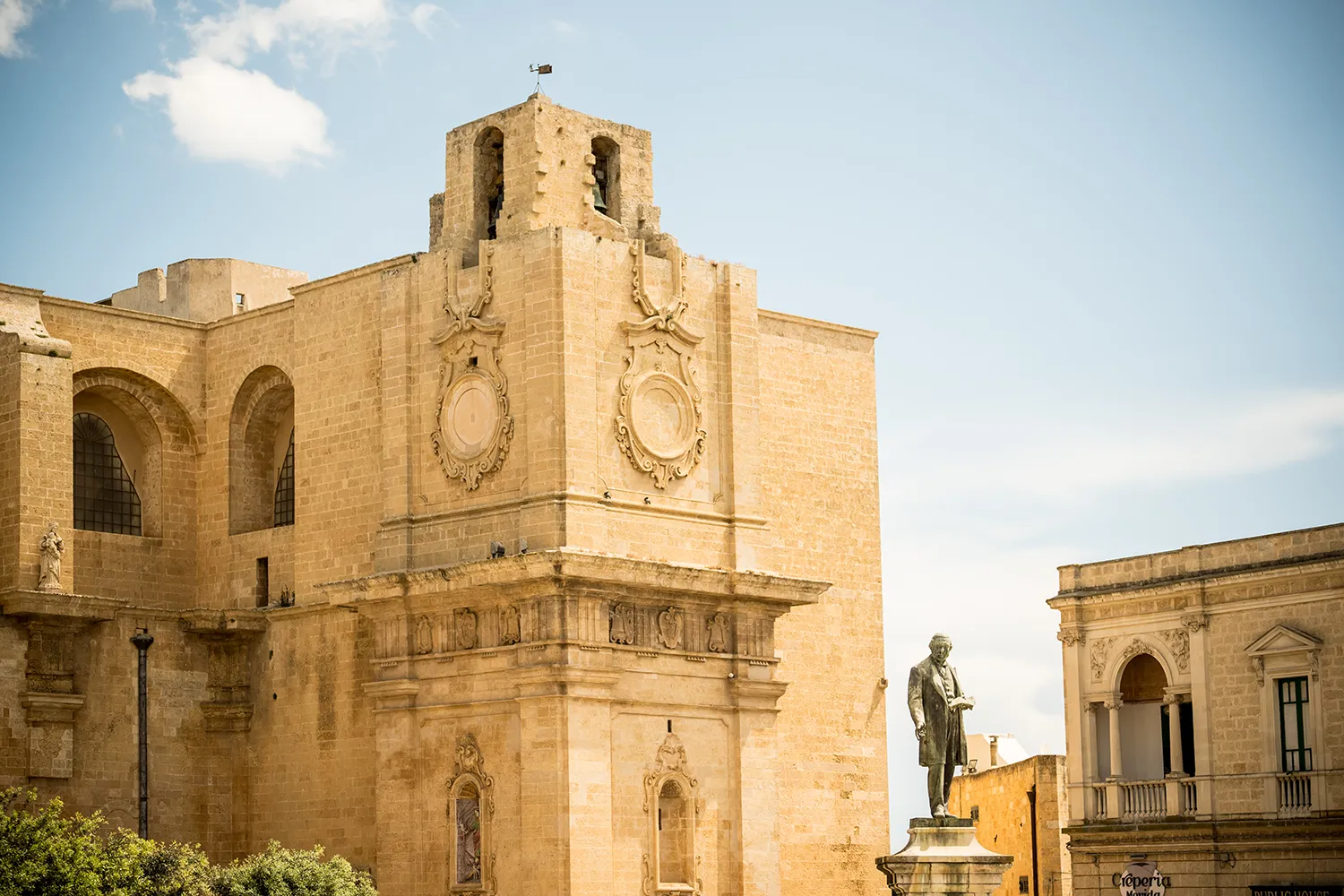 Piazza di tricase durante il Matrimonio , Servizio fotografico del fotografo Maraca Fotografia